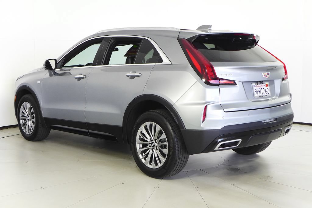 Used 2025 Cadillac XT4 Premium Luxury FWD image 9
