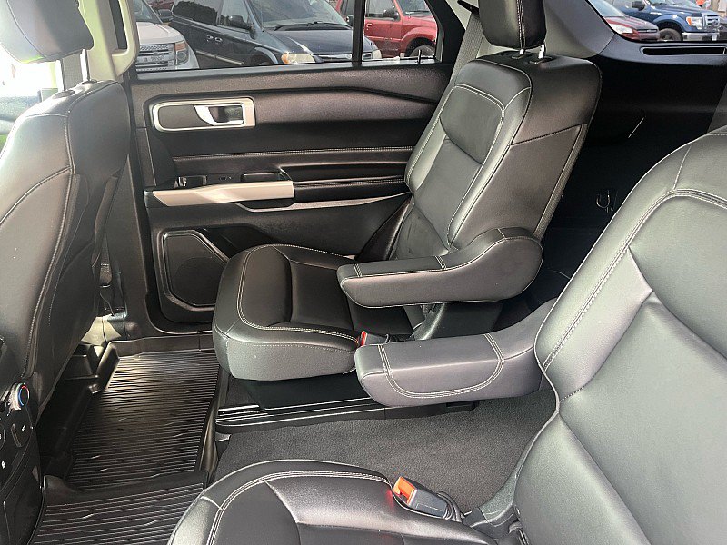 Used 2022 Ford Explorer XLT AWD/4WD image 19