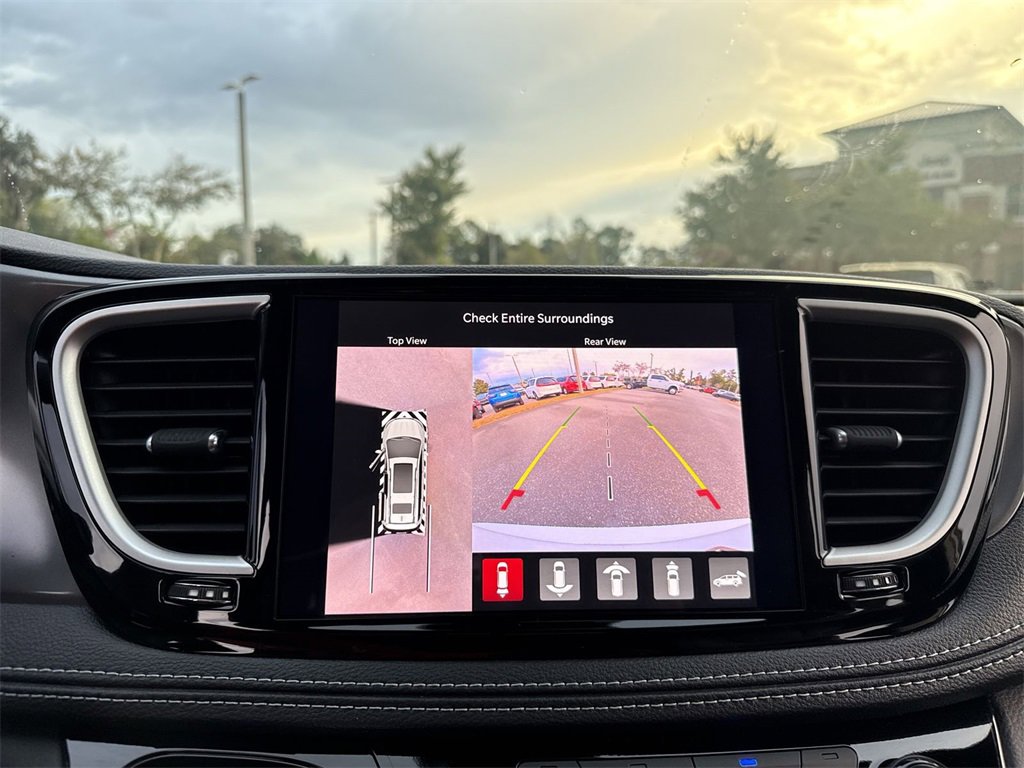 New 2026 Chrysler Pacifica Select image 22