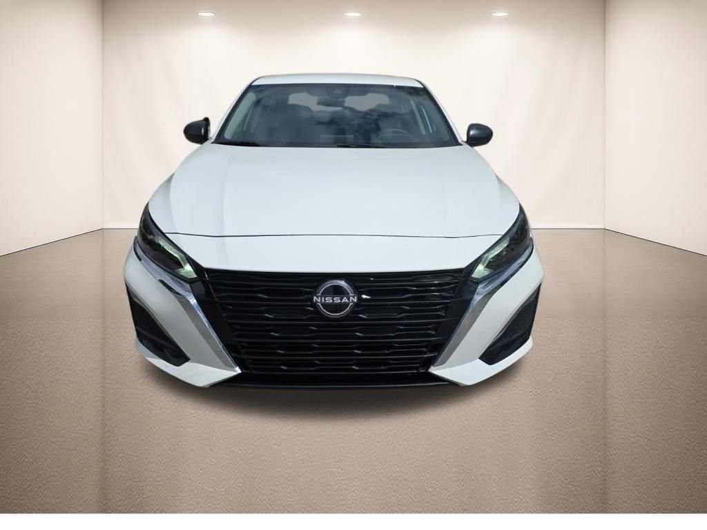 Used 2025 Nissan Altima 2.5 SV image 12