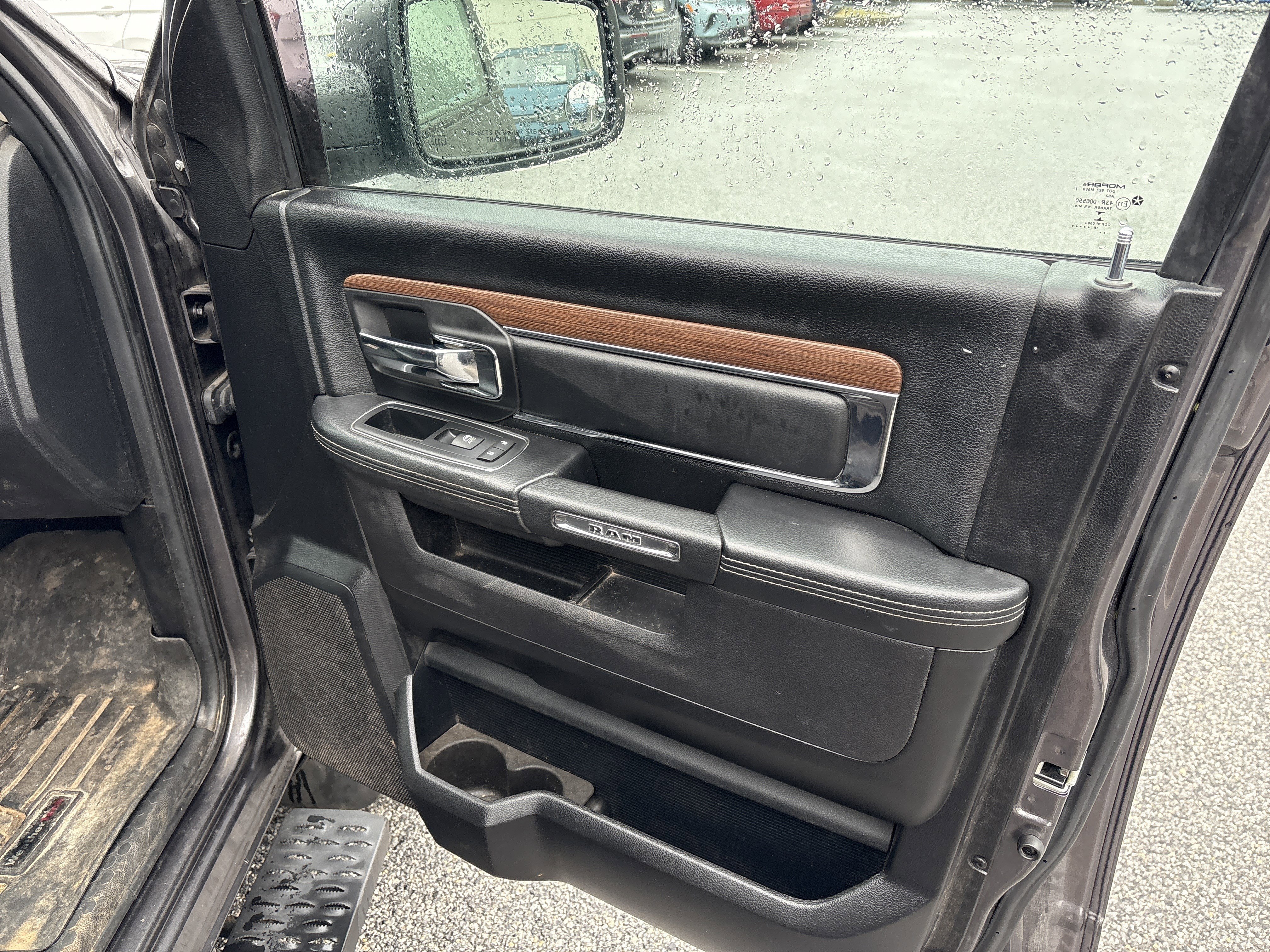 Used 2017 RAM 1500 Laramie w/ Convenience Group image 18