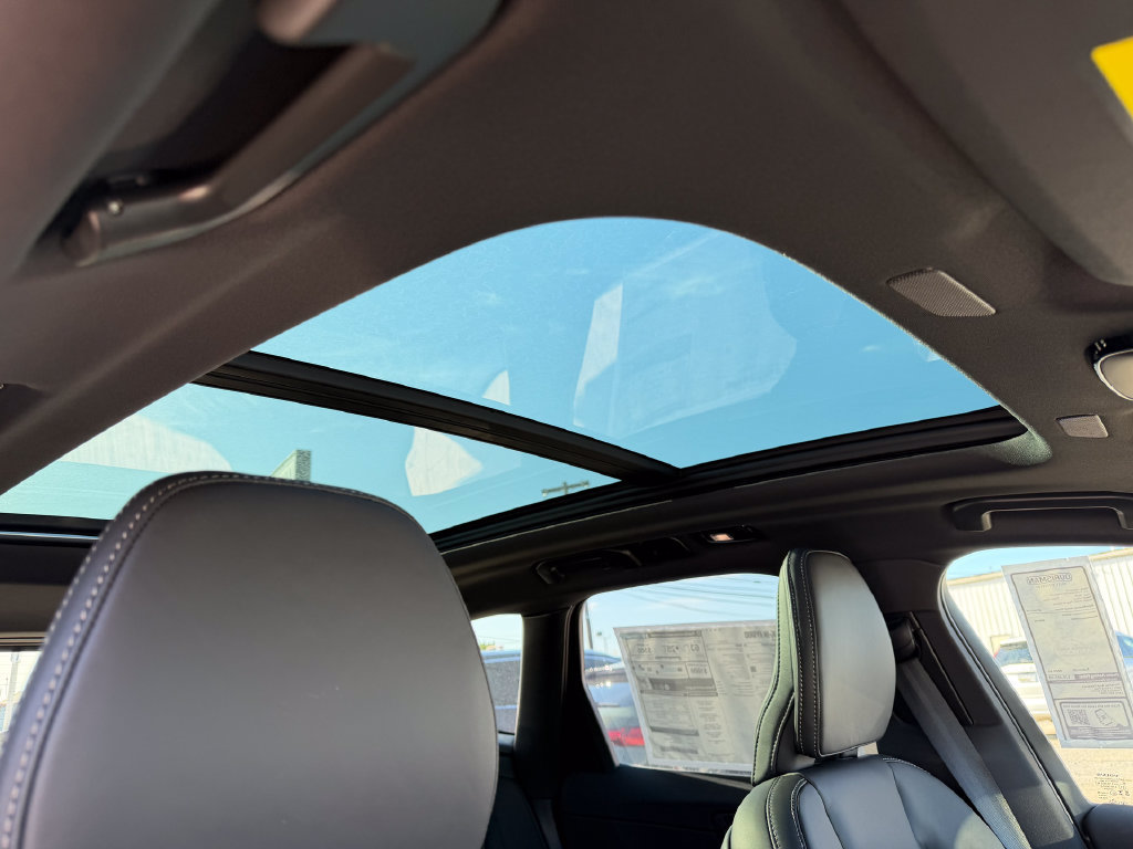 New 2026 Volvo XC60 T8 Ultra w/ Protection Package Premier AWD/4WD image 10