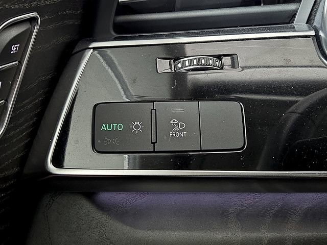 Used 2019 Audi Q8 Premium w/ Convenience Package image 24
