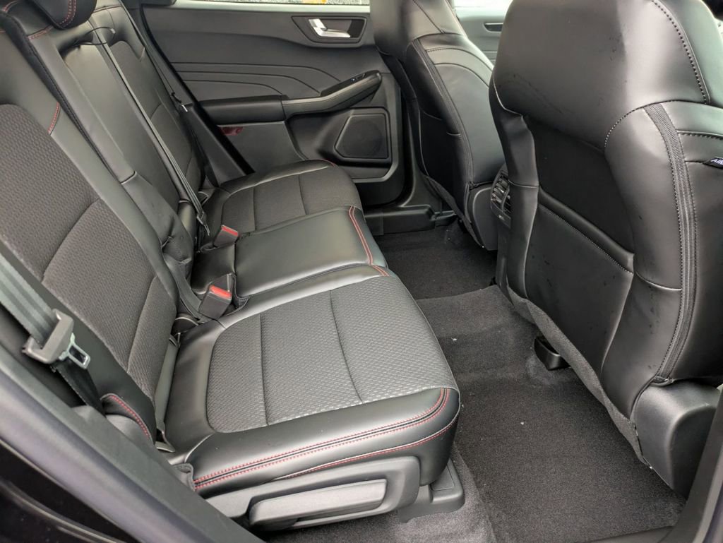 New 2026 Ford Escape ST-Line w/ Cold Weather Package AWD/4WD image 43