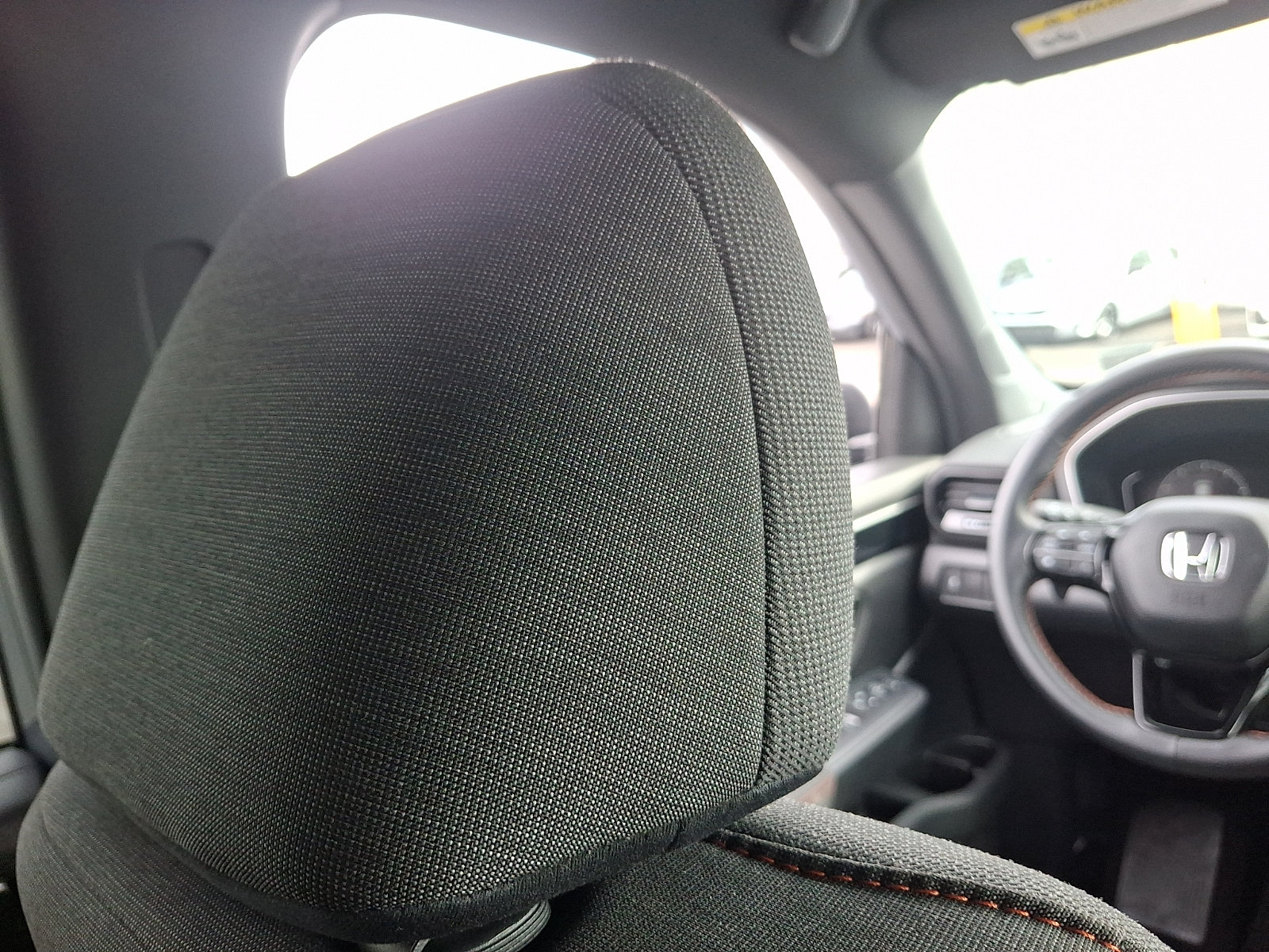 Used 2025 Honda Pilot Sport image 9