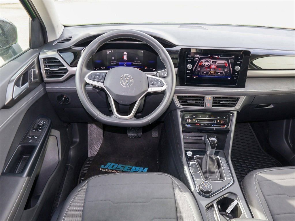 New 2025 Volkswagen Taos SE image 17