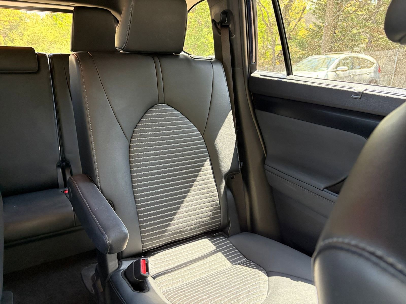 Used 2025 Toyota Highlander XSE AWD/4WD image 40