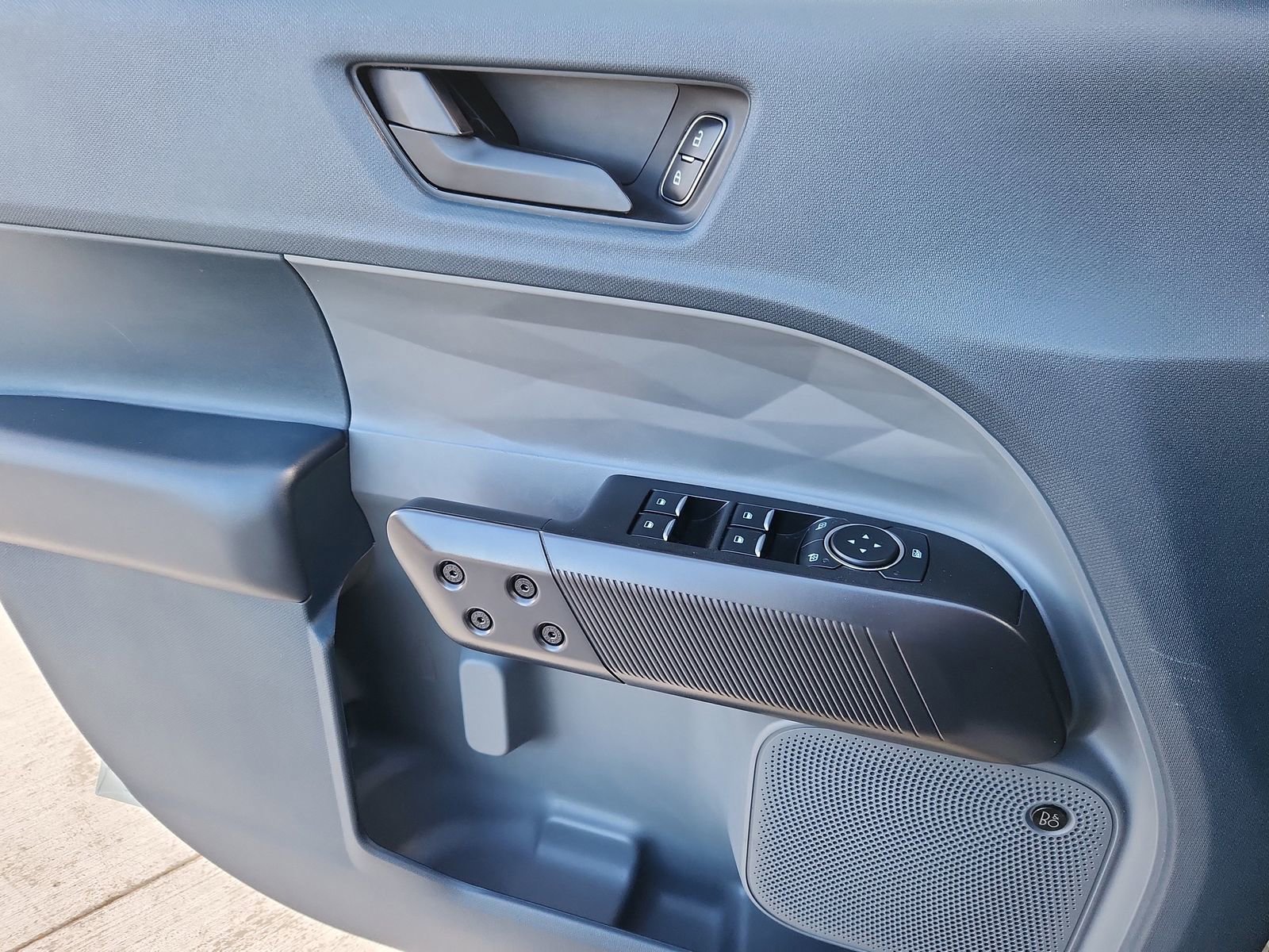 Used 2024 Ford Maverick Lariat w/ Black Appearance Package image 9