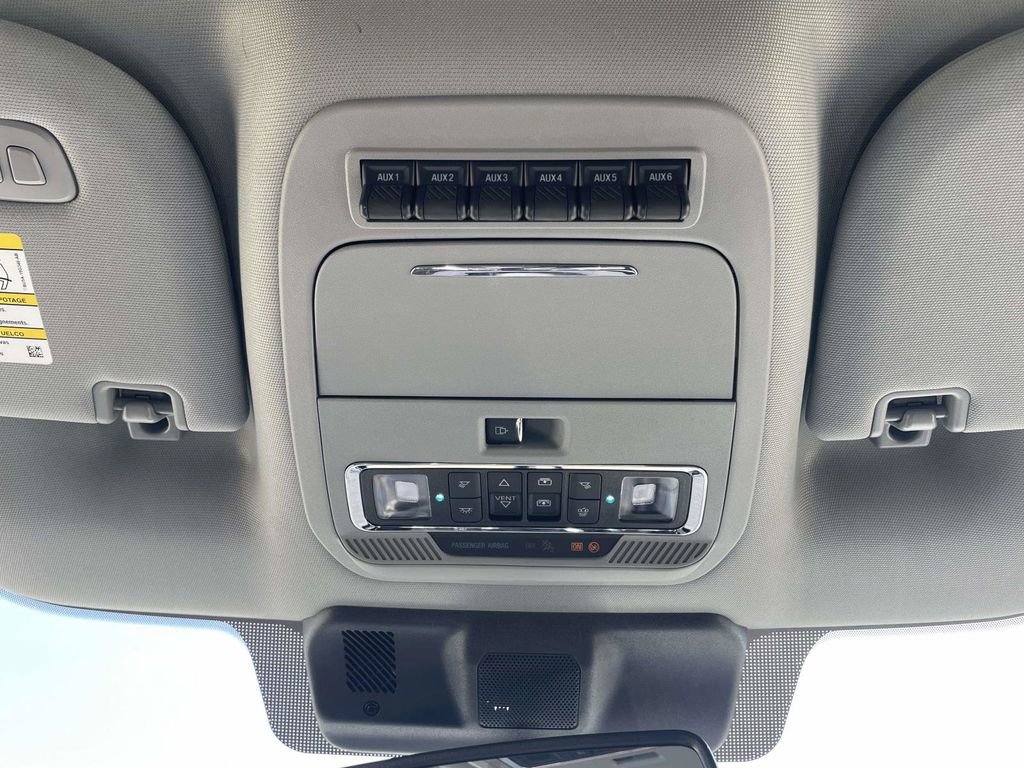 Used 2025 Ford F350 Lariat w/ Lariat Ultimate Package AWD/4WD image 28