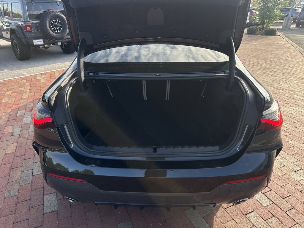 Used 2024 BMW 430i Coupe w/ M Sport Package RWD image 28