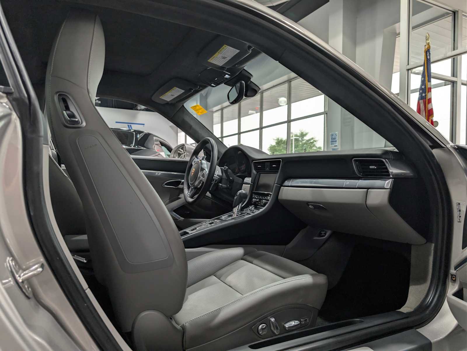 Used 2012 Porsche 911 Carrera RWD image 11