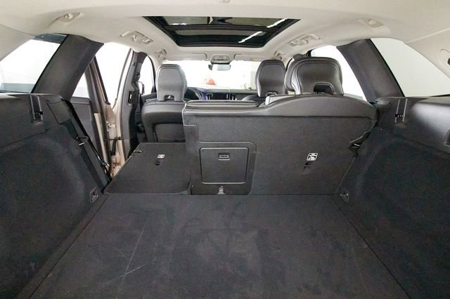 Certified 2025 Volvo XC60 B5 Core image 28