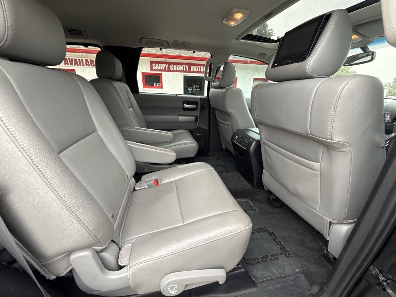 Used 2017 Toyota Sequoia Limited w/ Safety & Convenience Package AWD/4WD image 17