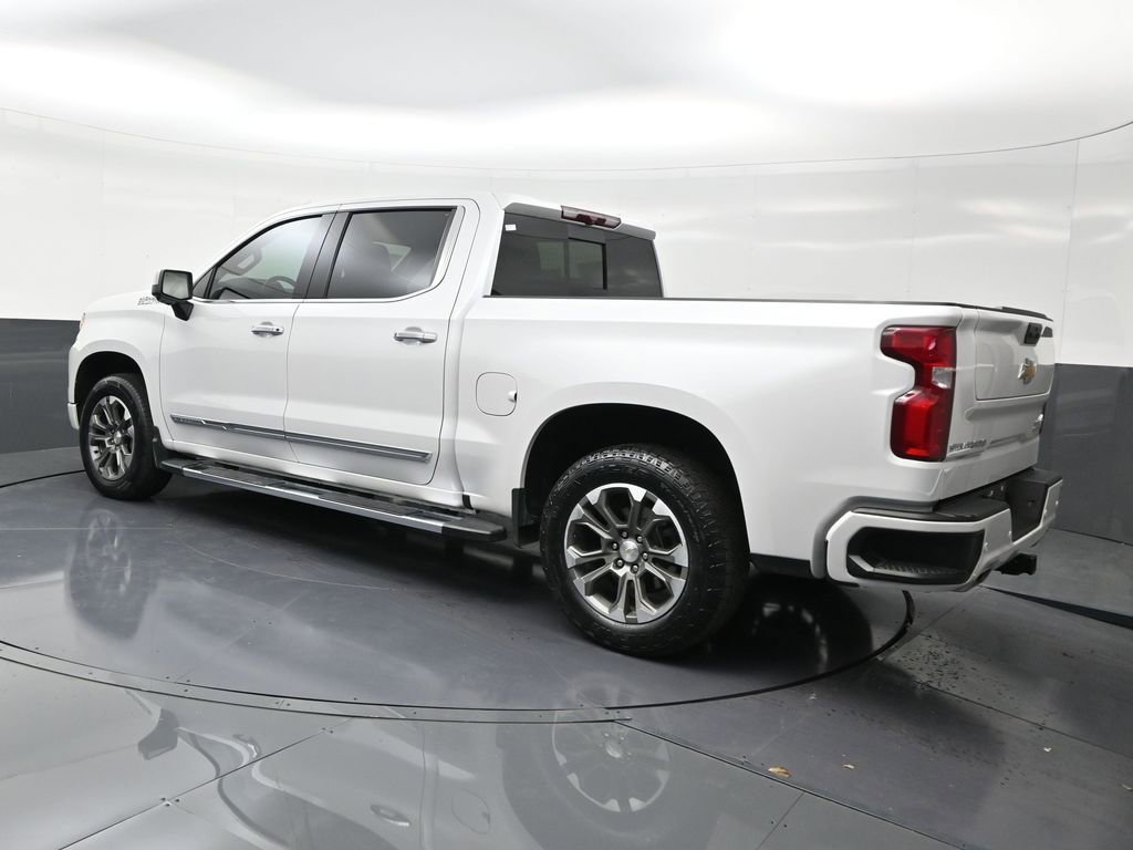 Used 2024 Chevrolet Silverado 1500 High Country image 3