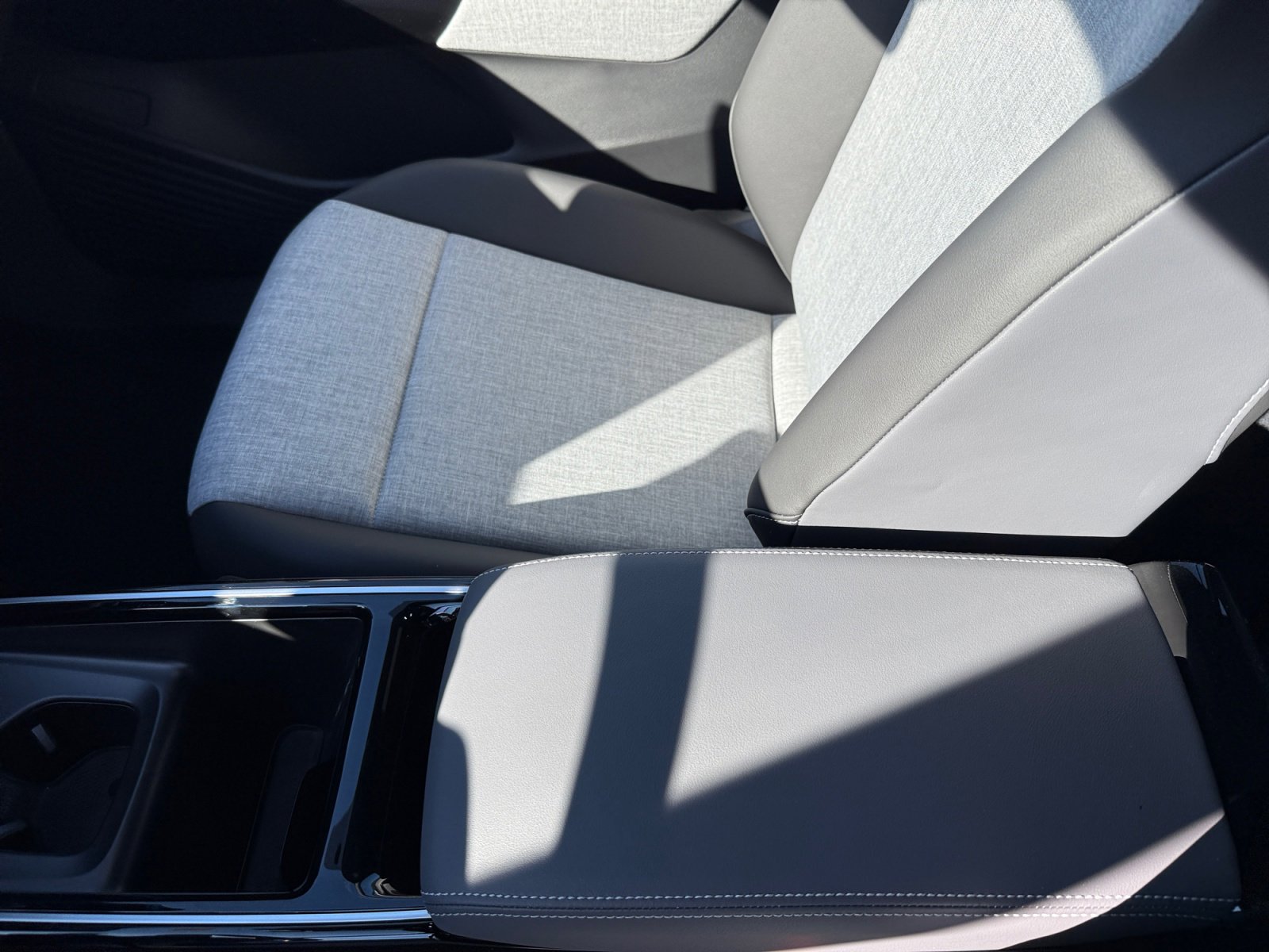 New 2025 Volkswagen ID.4 Pro RWD image 14