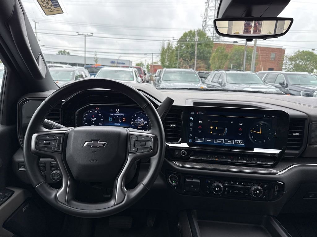 Used 2024 Chevrolet Silverado 2500 ZR2 w/ Technology Package image 17