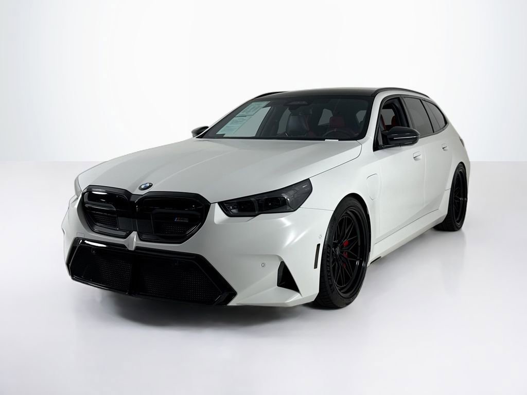 Used 2026 BMW M5 Touring AWD/4WD image 1