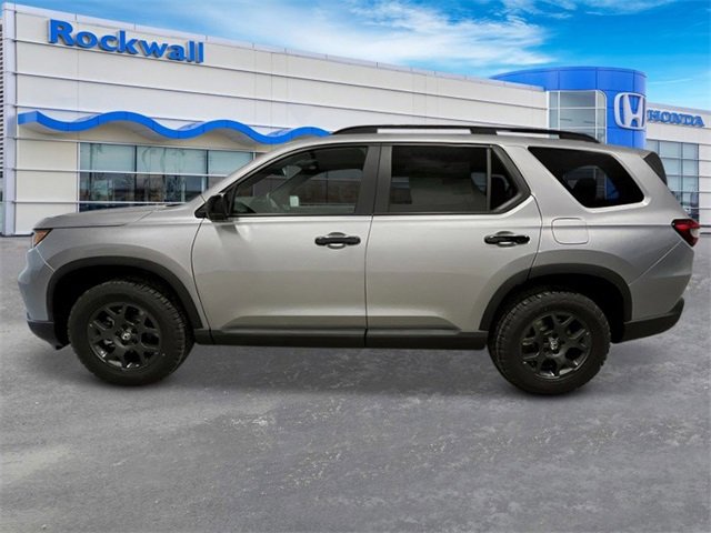 New 2025 Honda Pilot TrailSport image 2