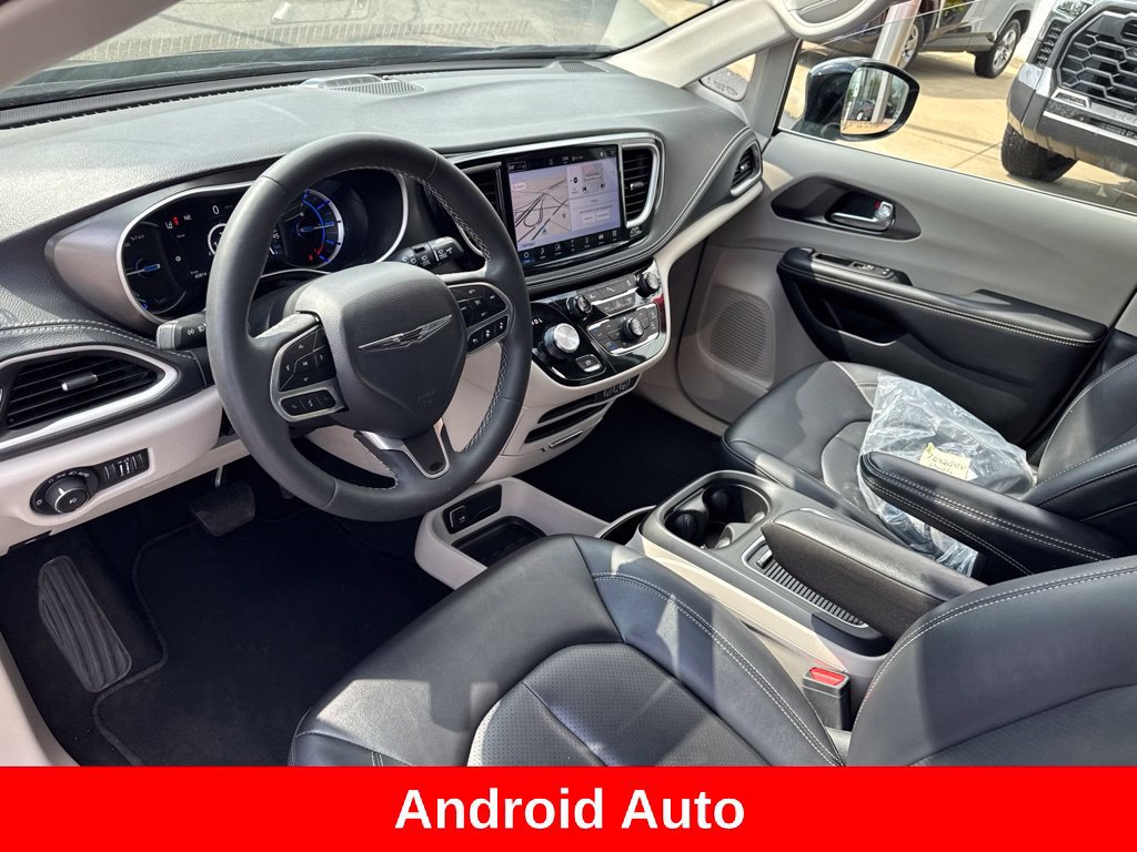 Used 2024 Chrysler Pacifica Limited FWD image 12