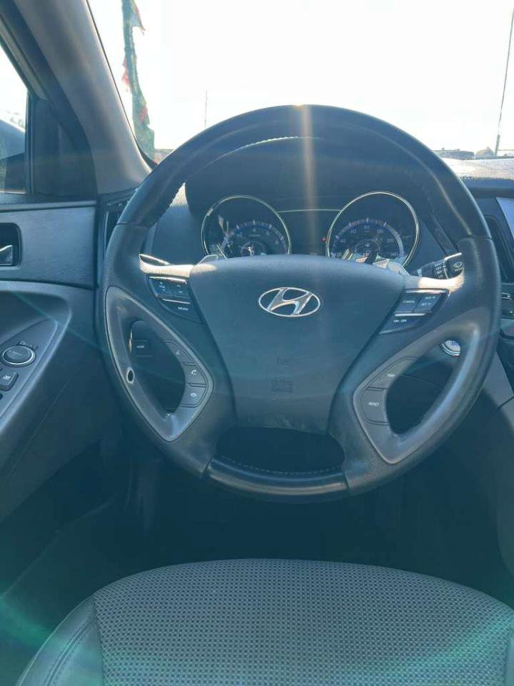 Used 2013 Hyundai Sonata SE image 22