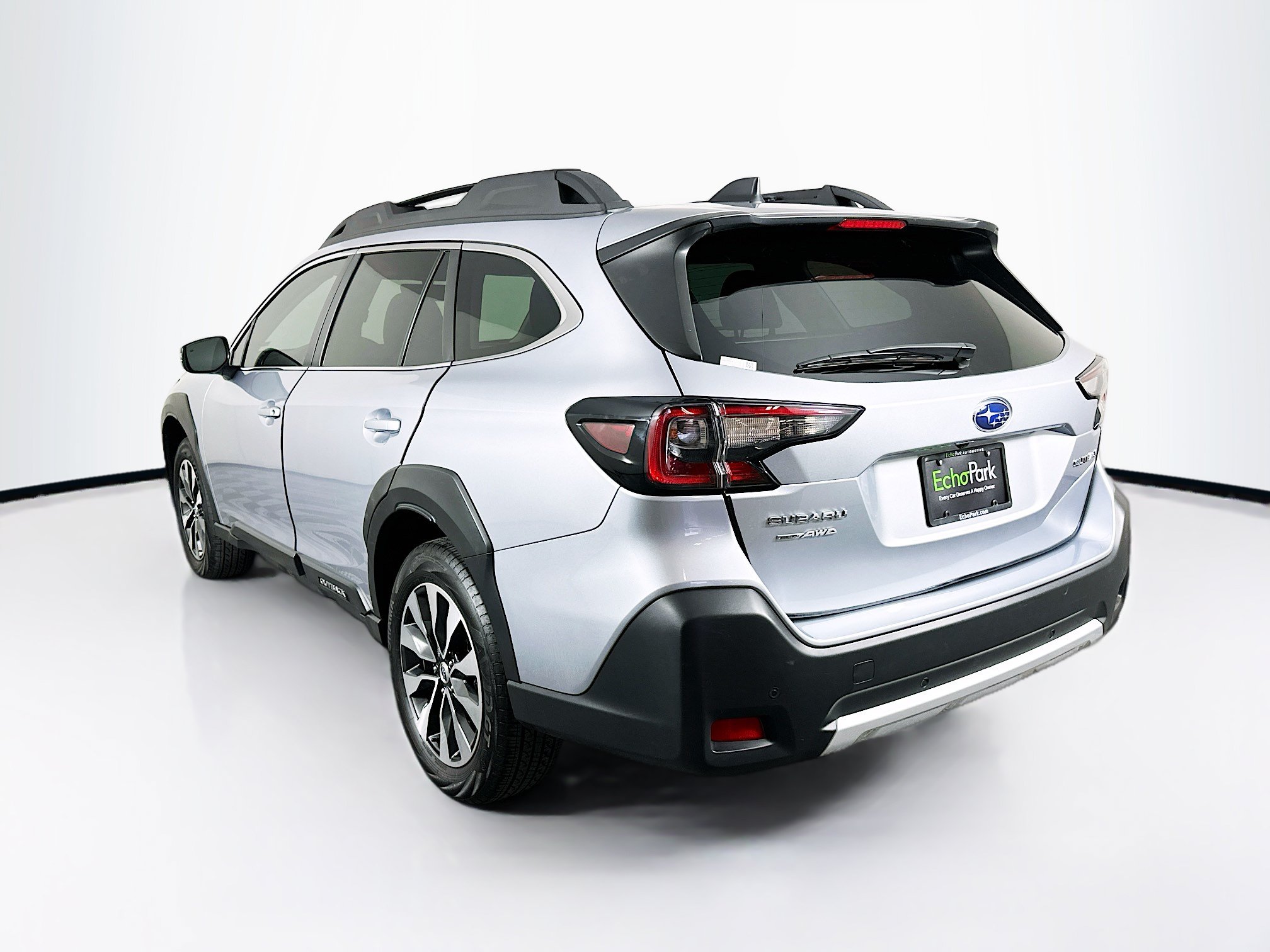 Used 2025 Subaru Outback Limited AWD/4WD image 5