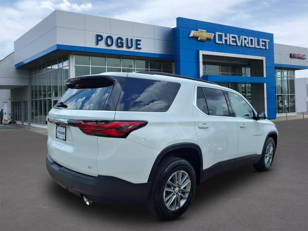 Used 2023 Chevrolet Traverse LT FWD image 2