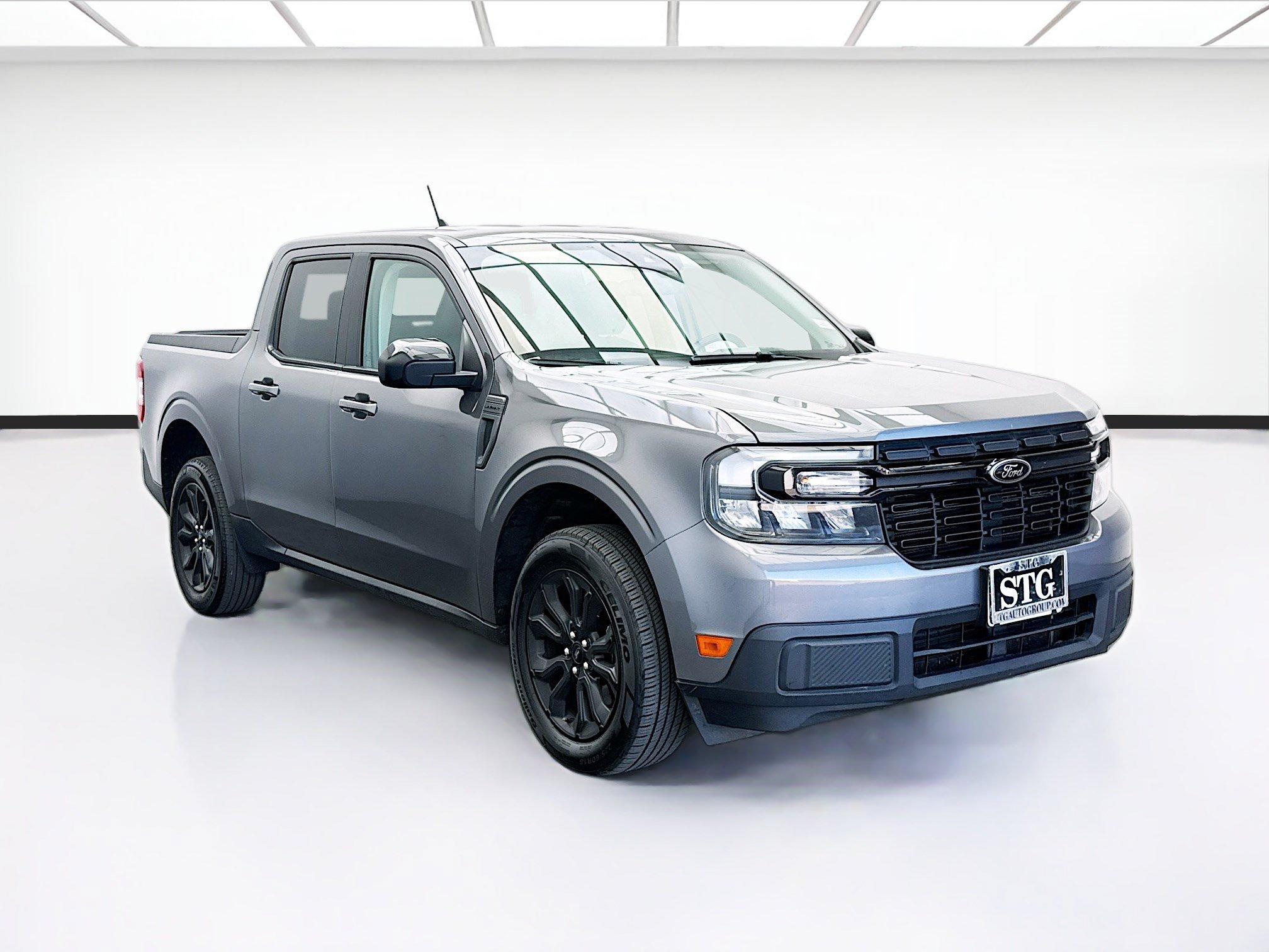 Used 2023 Ford Maverick Lariat w/ Black Appearance Package FWD image 3