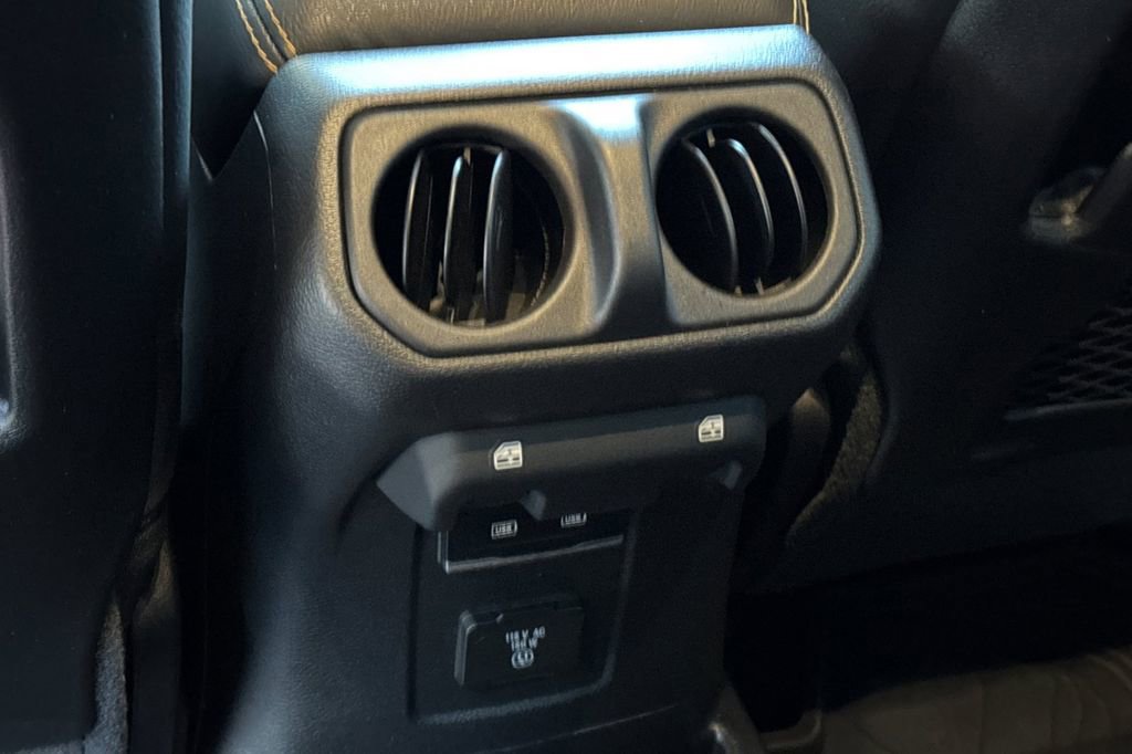 Used 2024 Jeep Wrangler Sahara image 14