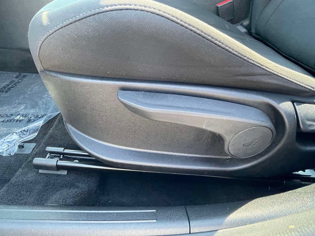 Used 2024 Hyundai Elantra SEL FWD image 15