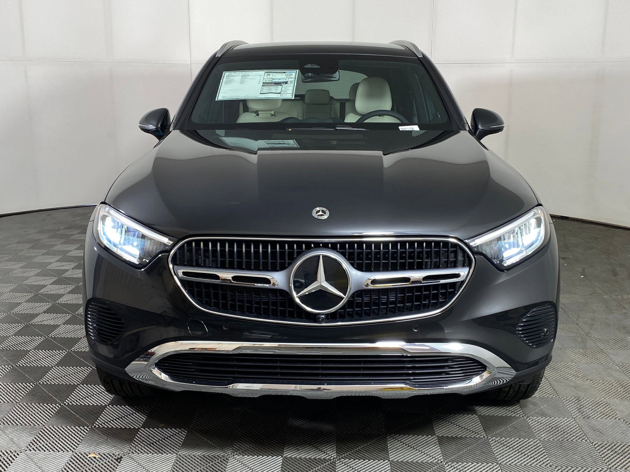 Used 2026 Mercedes-Benz GLC 300 4MATIC image 5