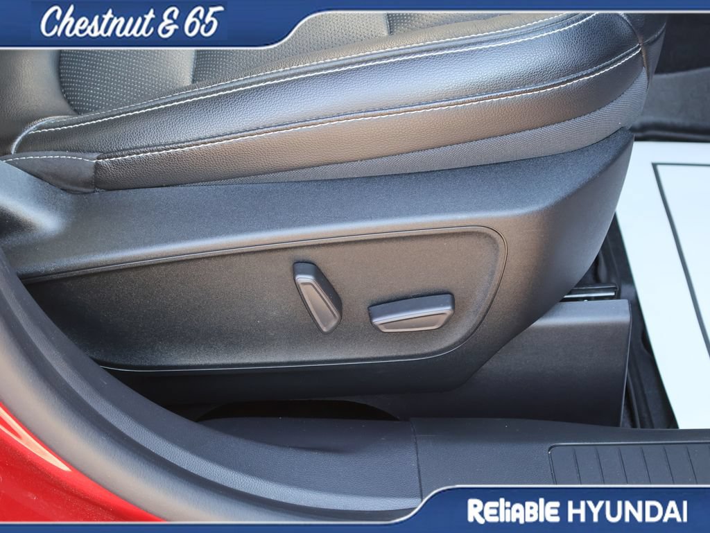 Used 2020 Ford Escape Titanium AWD/4WD image 10