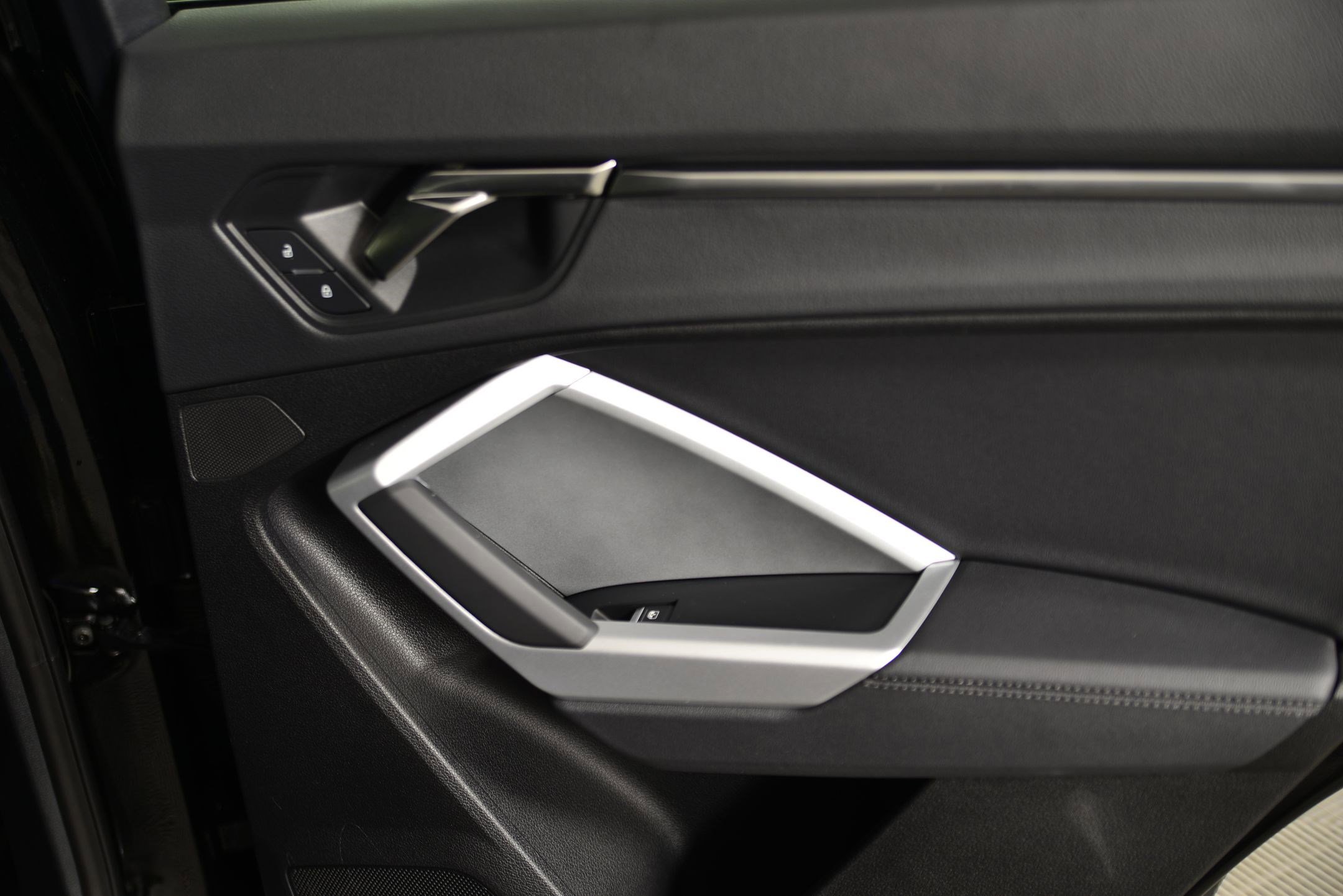 Certified 2025 Audi Q3 2.0T Premium w/ Convenience Package image 9