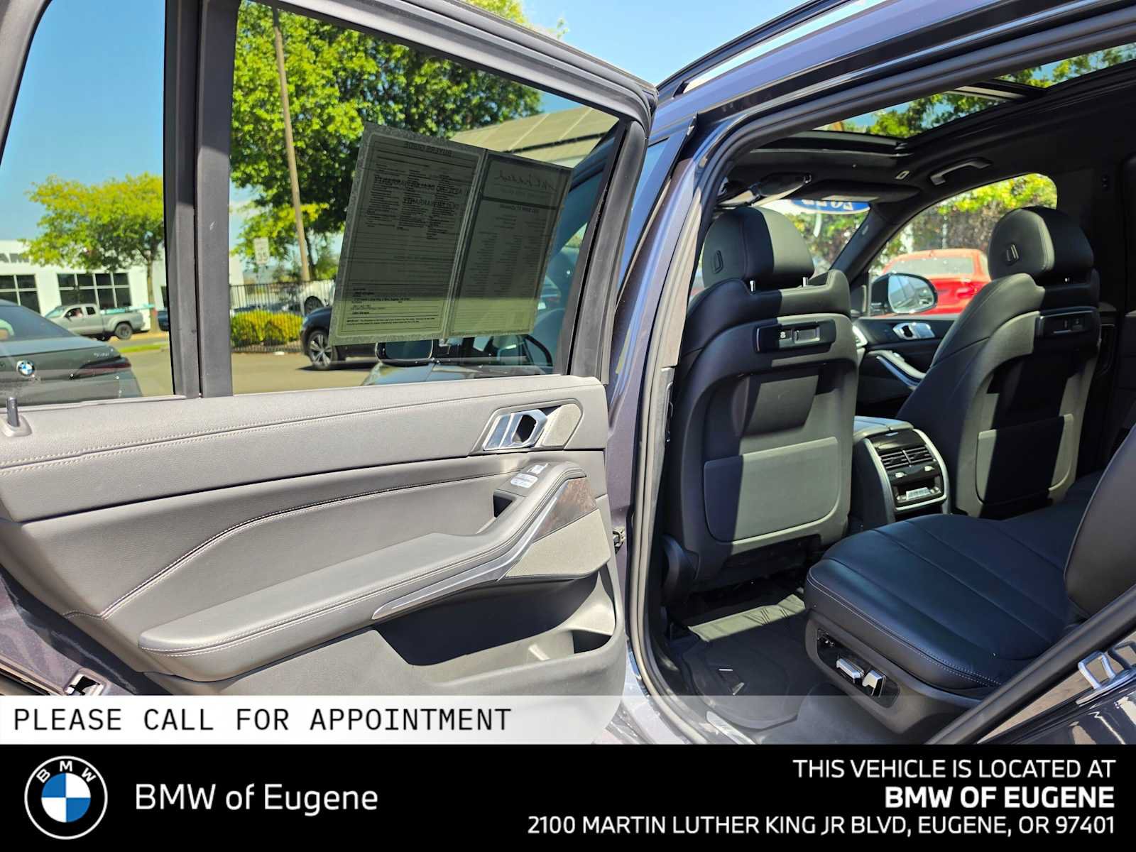 Used 2022 BMW X7 xDrive40i w/ M Sport Package AWD/4WD image 19