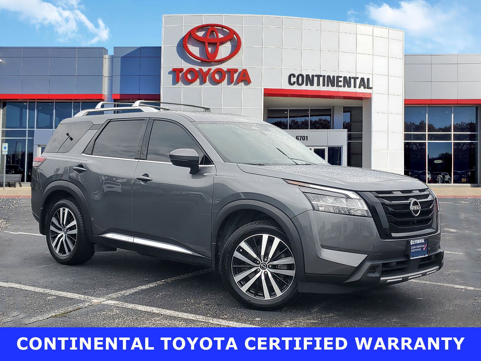 Used 2024 Nissan Pathfinder Platinum w/ Black Appearance Package