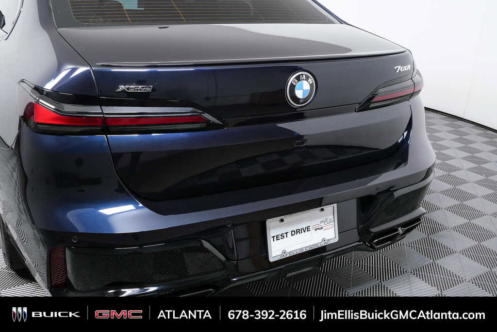 Used 2023 BMW 760i xDrive AWD/4WD image 35