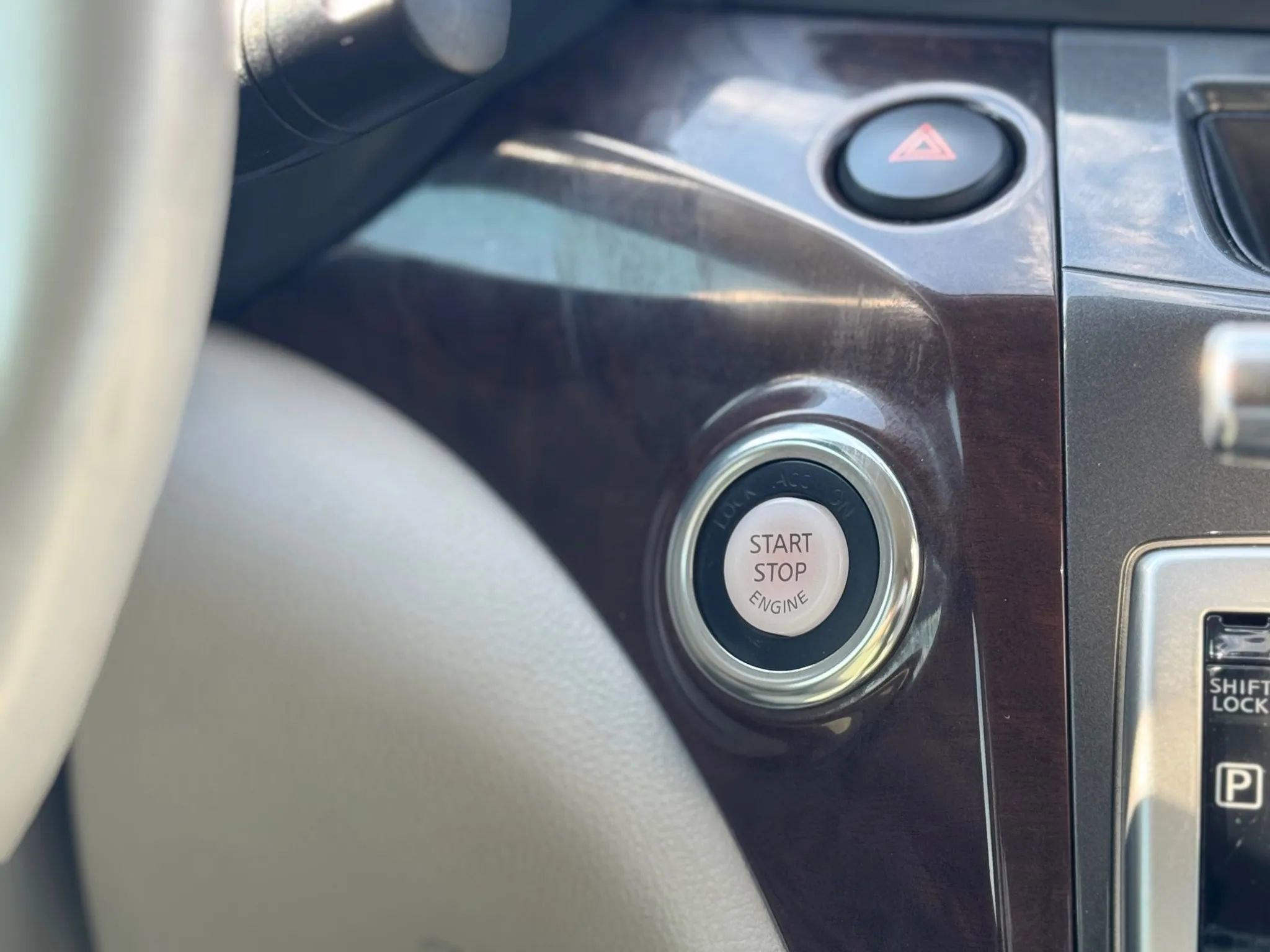 Used 2012 Nissan Quest SV image 31