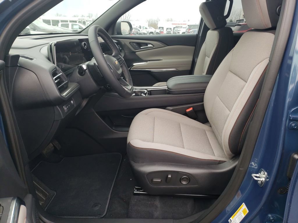 New 2026 Chevrolet Traverse LT FWD image 9
