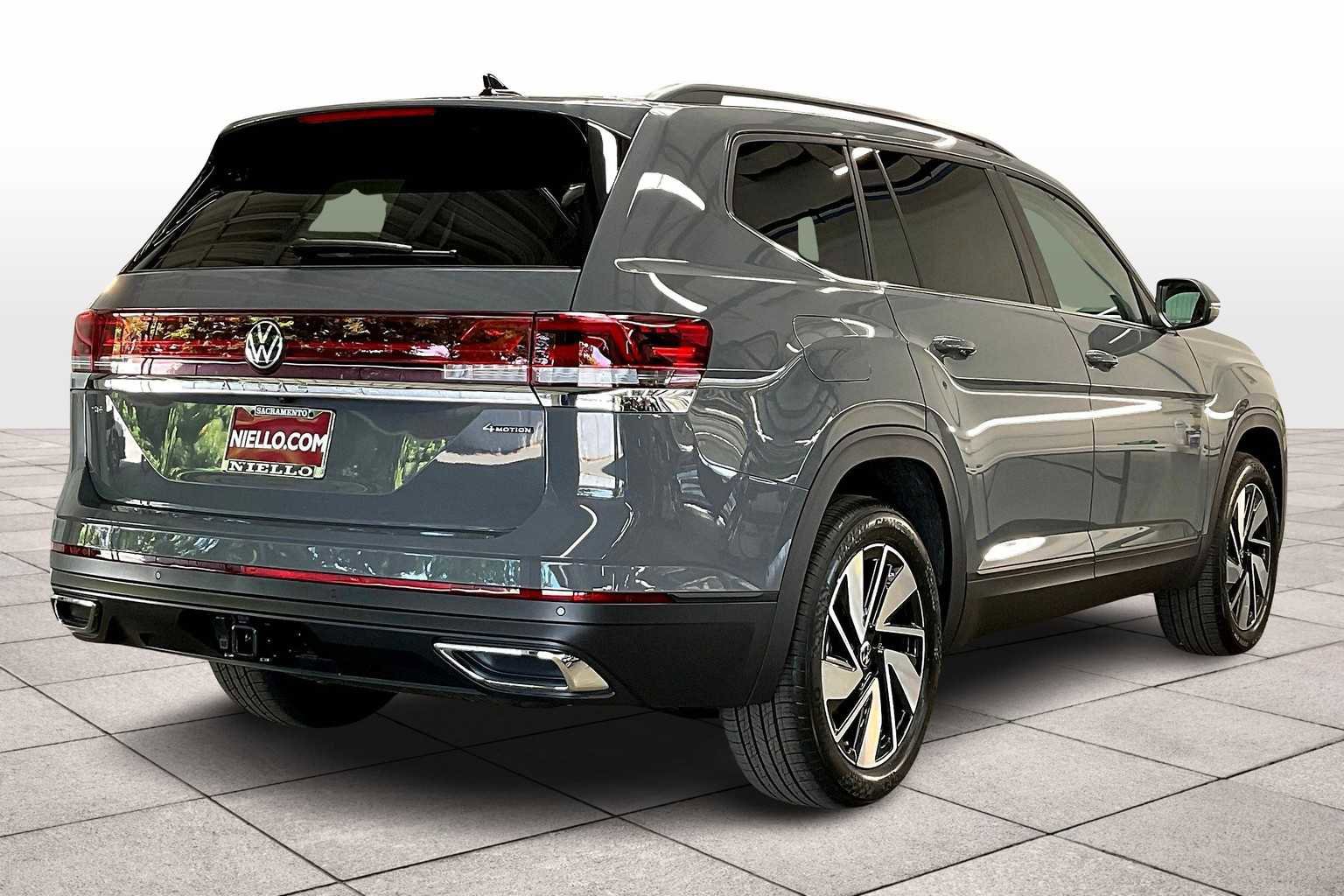 New 2025 Volkswagen Atlas SE image 4