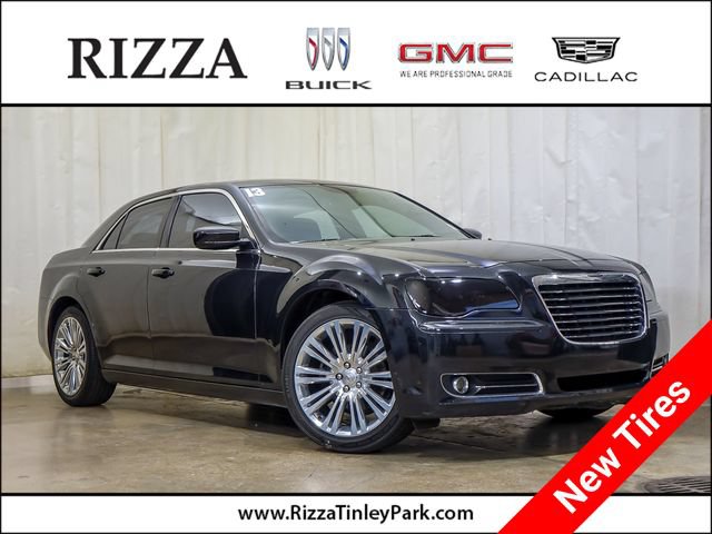 Used 2013 Chrysler 300 S RWD image 1
