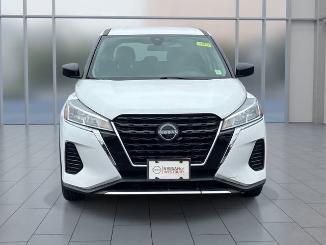 Used 2022 Nissan Kicks S FWD image 2
