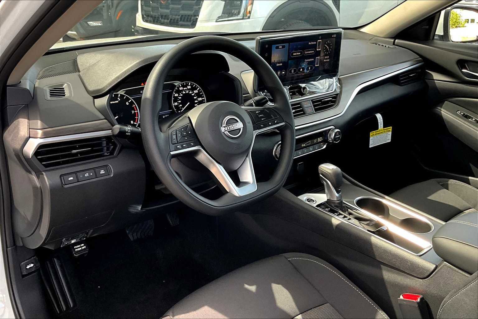 New 2025 Nissan Altima 2.5 SV w/ SV Special Edition Package image 10