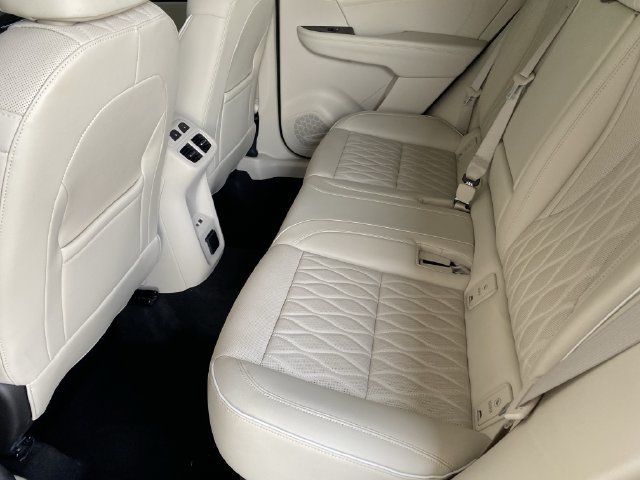 Used 2023 Buick Envision Avenir FWD image 16