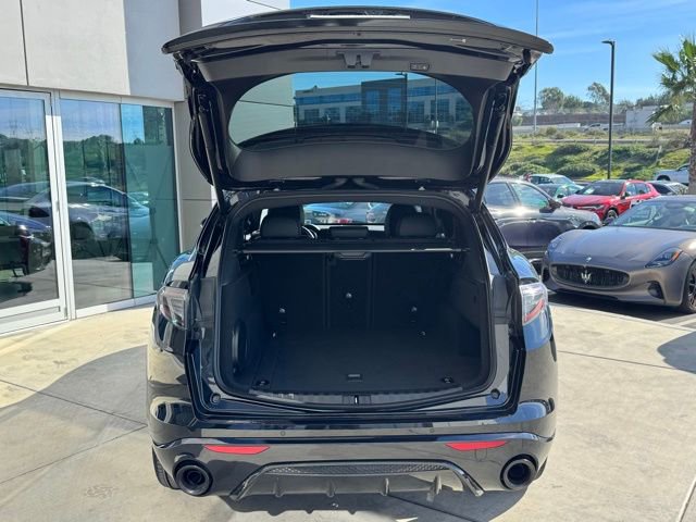Used 2025 Alfa Romeo Stelvio Sprint image 11