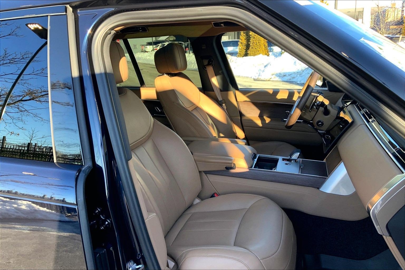 Used 2025 Land Rover Range Rover SE image 8