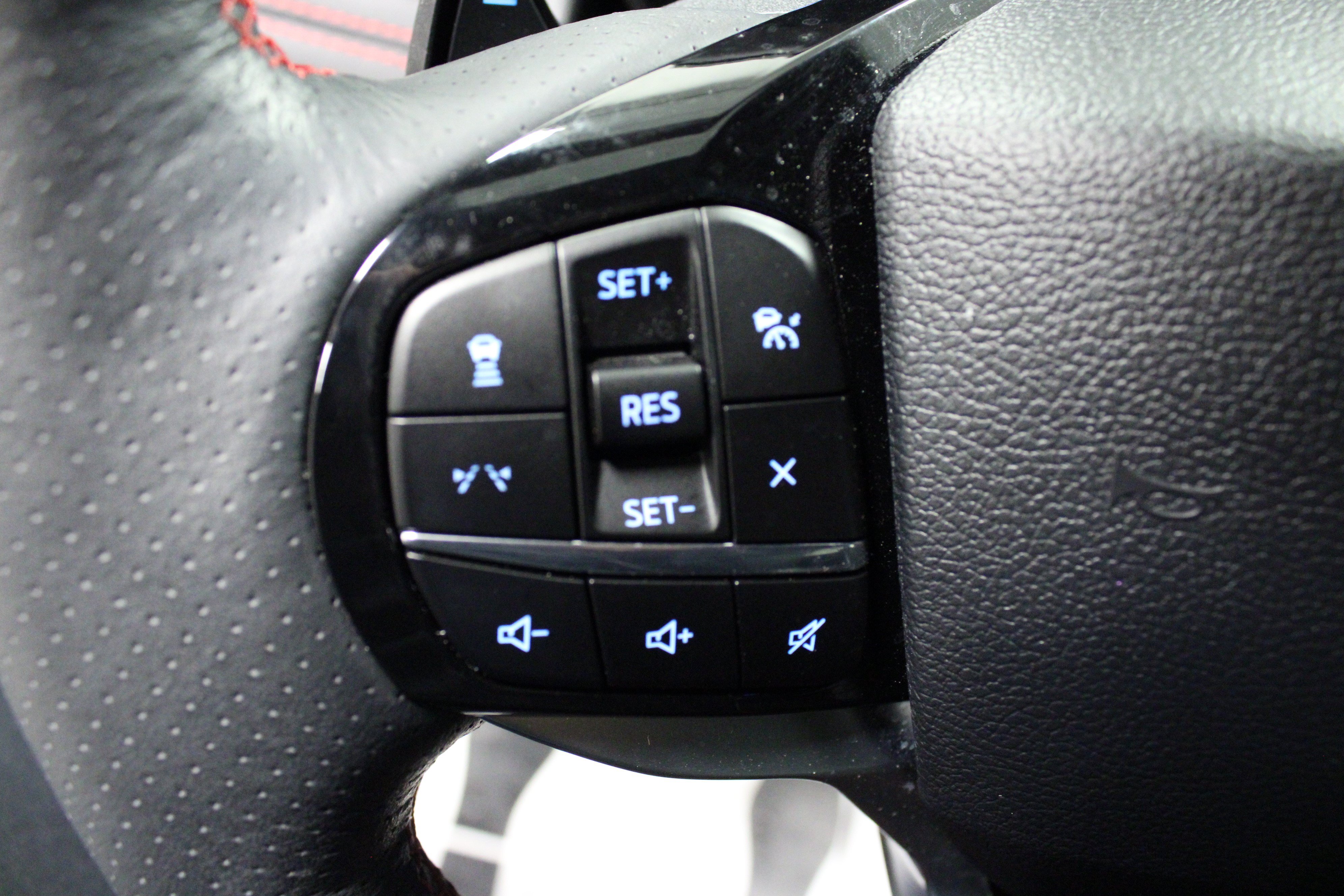Used 2025 Ford Explorer ST AWD/4WD image 21