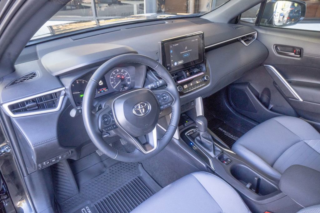 Used 2025 Toyota Corolla Cross AWD Hybrid image 9