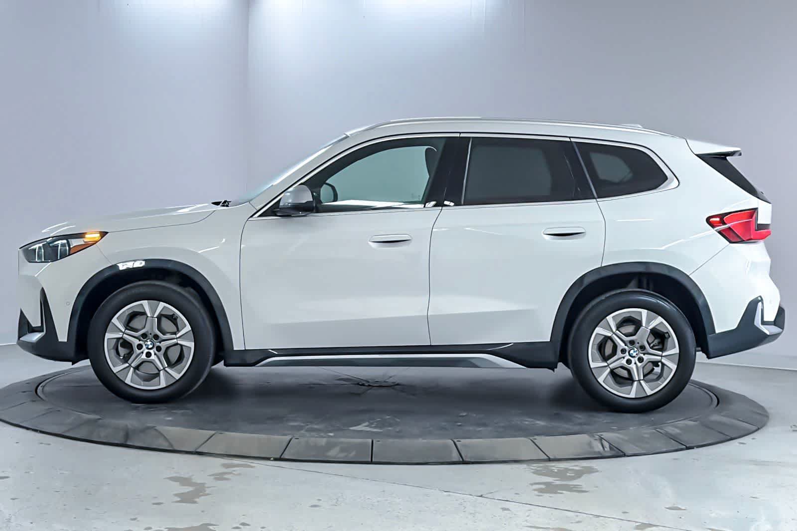 Used 2023 BMW X1 xDrive28i AWD/4WD image 5