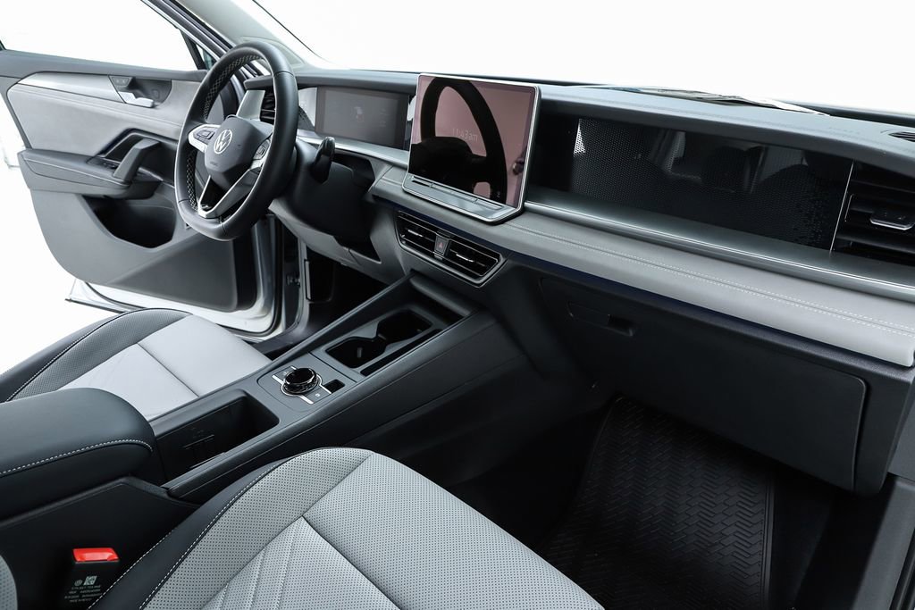 New 2026 Volkswagen Tiguan SE image 33