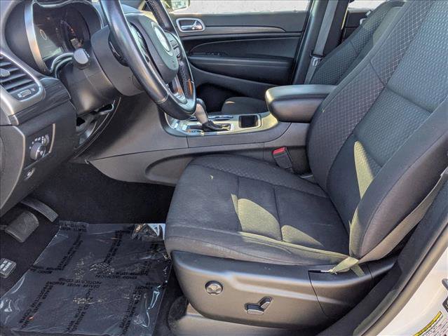 Used 2021 Jeep Grand Cherokee Laredo AWD/4WD image 14