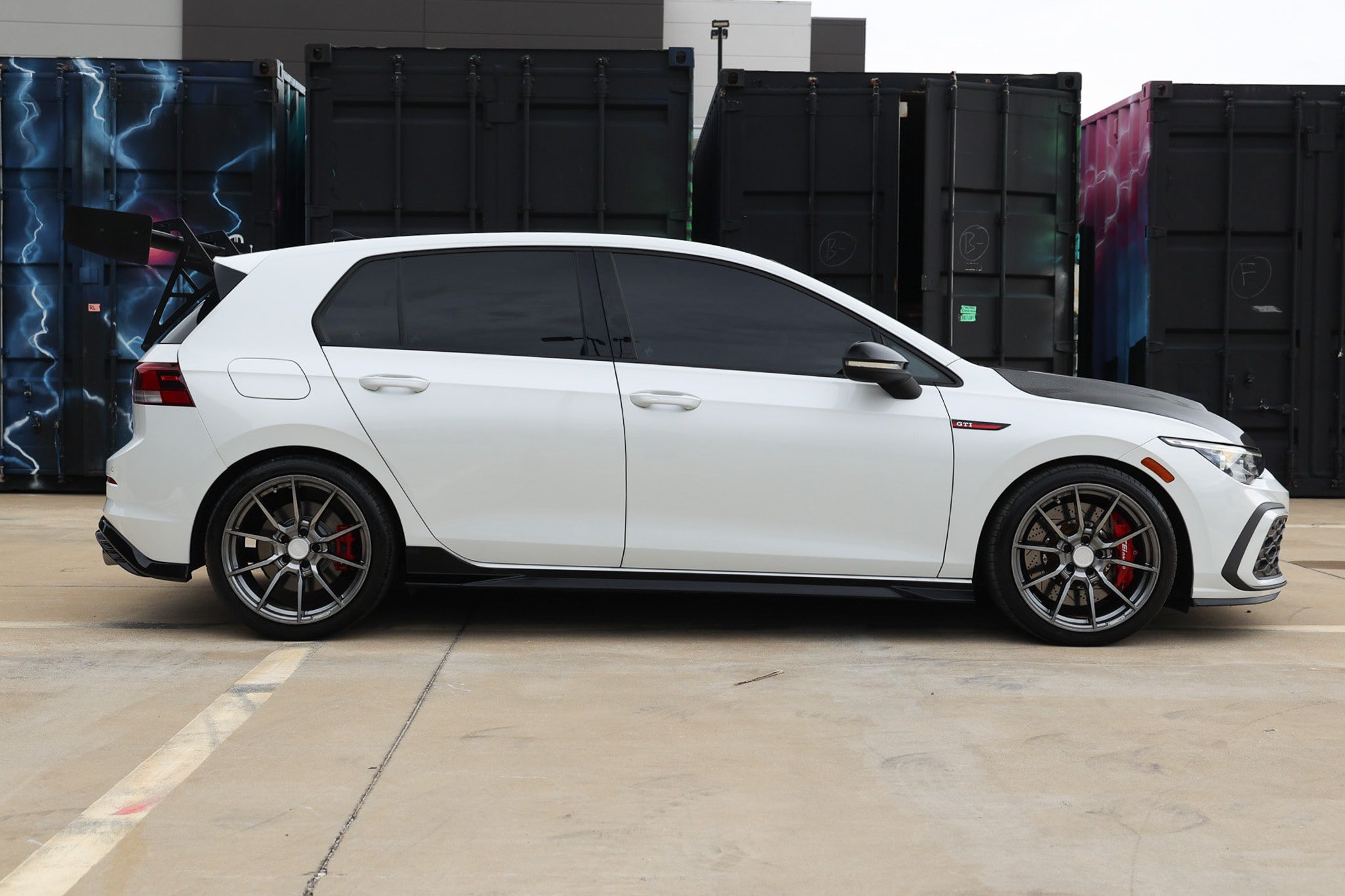 Used 2024 Volkswagen GTI SE FWD image 17